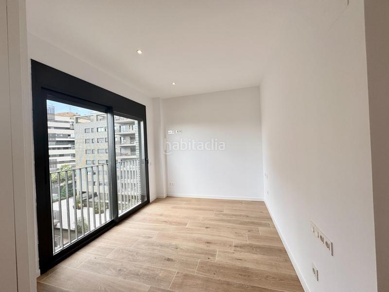 Foto d9d9870e-5676-44a2-8a52-463f9711cc62. Rent penthouse with heating parking pool in Finestrelles Esplugues de Llobregat