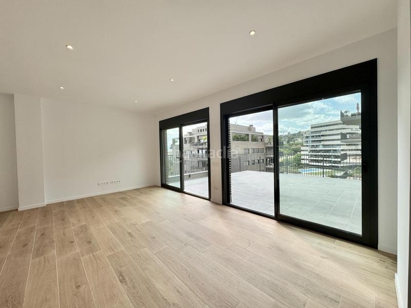 Foto 4e9db249-75c8-4700-8474-096baa53d387. Lloguer àtic amb calefacció aparcament piscina a Esplugues de Llobregat