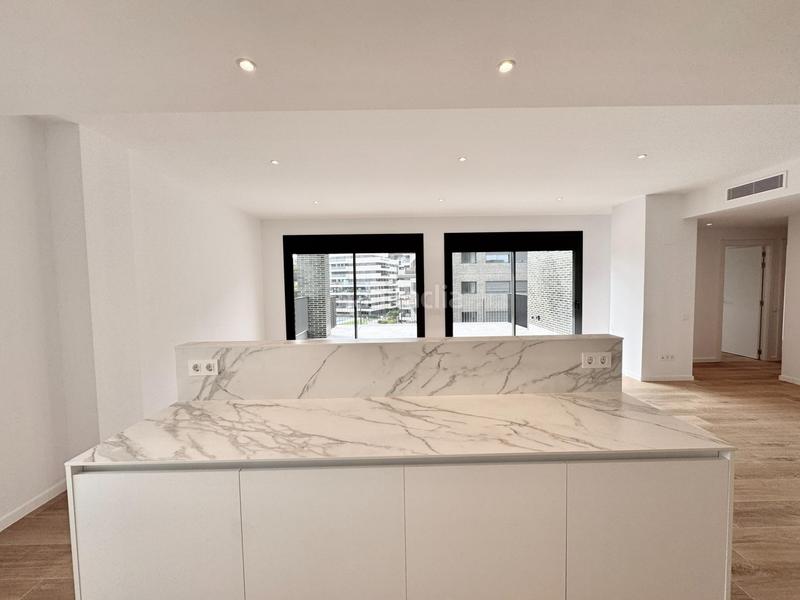 Foto 9ffd7535-2fcf-4aec-ba97-b69bb7a70783. Rent penthouse with heating parking pool in Finestrelles Esplugues de Llobregat