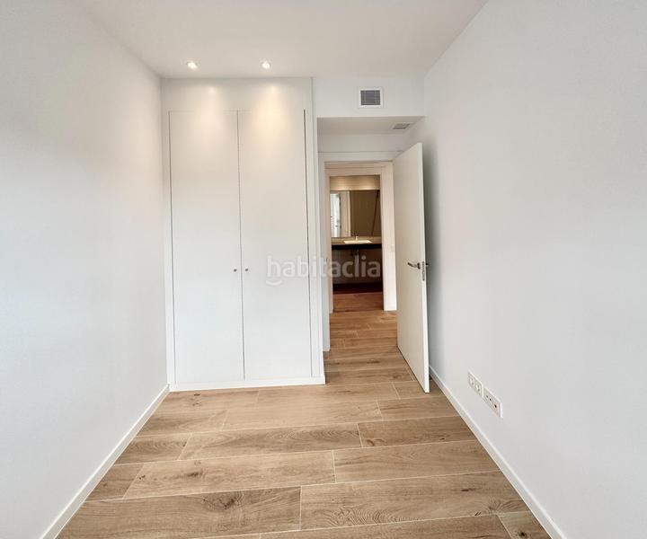 Foto b318358f-c61c-4073-b167-1e9d8181443b. Rent penthouse with heating parking pool in Finestrelles Esplugues de Llobregat