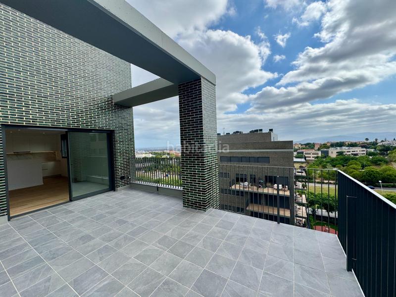 Foto c47ba934-c595-4d4c-a1ec-69e8c57779ef. Rent penthouse with heating parking pool in Finestrelles Esplugues de Llobregat