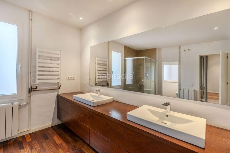 Foto 28646d53-e984-4ba9-8f83-edd57128c133. Casa adossada amb calefacció aparcament a Sarrià Barcelona