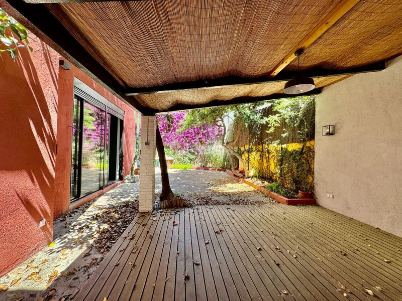 Foto 43f9d0fc-e9f2-43ca-833d-1d81d6b47ad0. Casa adossada amb calefacció aparcament a Sarrià Barcelona