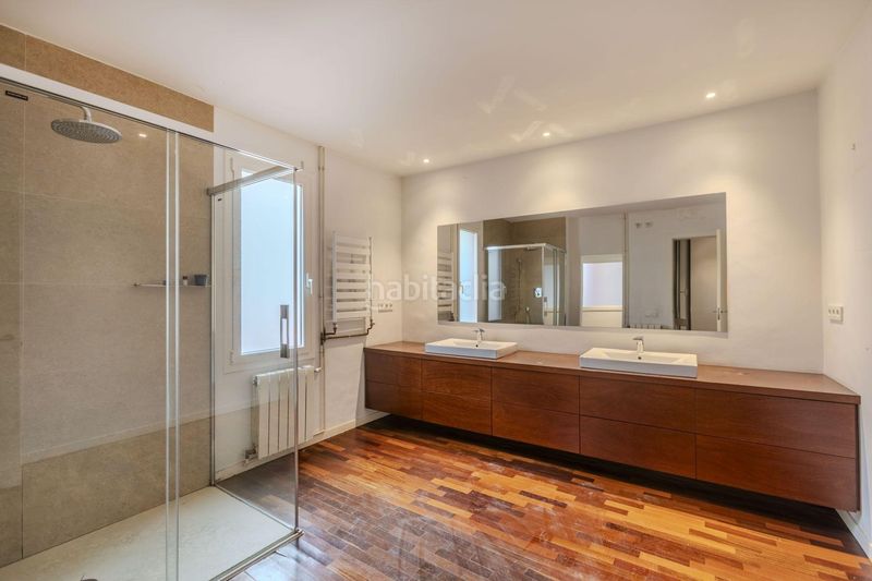 Foto 6e885657-1a2b-4aed-8198-f6d7338649d0. Casa adossada amb calefacció aparcament a Sarrià Barcelona