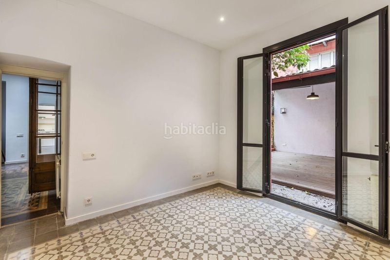 Foto a754d85e-2e56-4eca-832f-45f50b0e7677. Casa adossada amb calefacció aparcament a Sarrià Barcelona