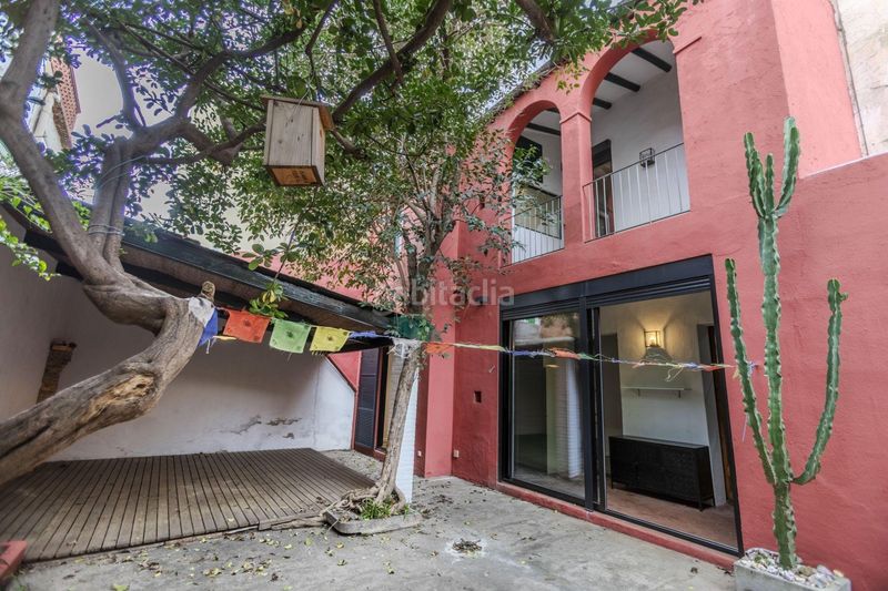 Foto b6803661-dfe6-4bd7-b10a-ab86fe31d57c. Casa adossada amb calefacció aparcament a Sarrià Barcelona