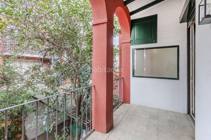 Foto d6efe9e1-9933-4342-8df7-4a64351f2c3f. Casa adossada amb calefacció aparcament a Sarrià Barcelona
