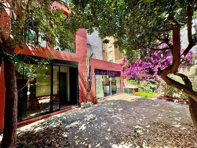 Foto f7ba93de-ad83-46fa-821a-a8d90c90881e. Casa adossada amb calefacció aparcament a Sarrià Barcelona
