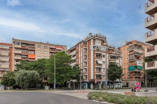 Pis a Plaça Josep Serrat i Bonastre 6