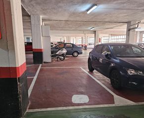 Aparcament cotxe a Kareaga Goikoa Kalea