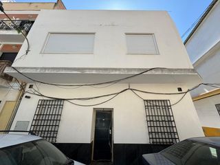 Casa aparellada a Calle Alderete
