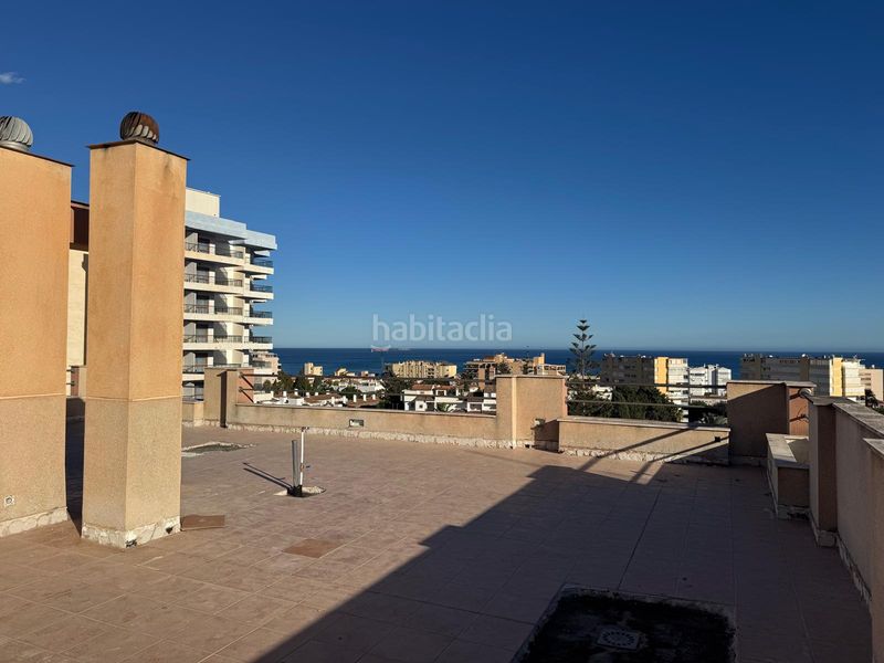 Foto 1837a85f-cafd-46bd-a8c9-ccb5715170a3. Dúplex amb aparcament piscina a Montemar Torremolinos