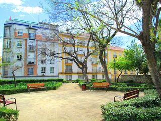Casa adossada  Calle virgen de gracia. Casa adosada con terrazas y gran potencial de reforma en málaga