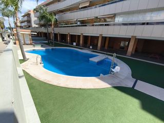 Pis  Calle escritor ángel palomino. Amplia vivienda reformada de 3 dormitorios con terraza, garaje,