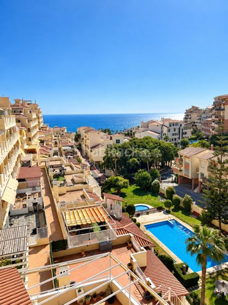 Foto c43e0584-8c81-4b84-8ef0-eeb6e3069644. Àtic amb aparcament piscina a Zona Centro Comercial Torrequebrada Benalmádena