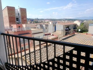 Pis  Carrer sant jordi 10. Se vende magnífico piso en figueres, situado en c/ sant jordi, 1