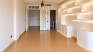 Appartement  Calle catedrático fernando piñuela. Piso de 4 dormitorios en juan carlos i
