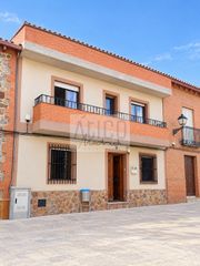House in Santisimo cristo 7. Cózarcasa