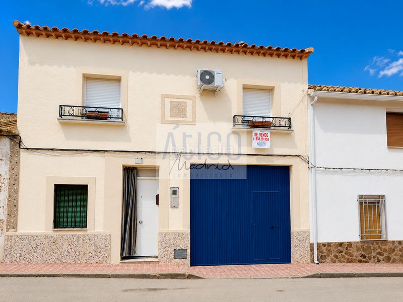 Foto e6aeb428-65b7-4a3a-a0df-22cf0ca1ffee. Casa en sol 3 casa en Cózar