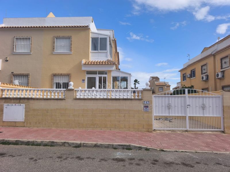 Foto 111ac19a-3988-446b-a672-ed11c4ef1a1c. Casa amb aparcament piscina a Lo Marabú Rojales