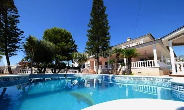 Foto 2c8ac825-ac2e-4da4-aa09-116329f183a8. Xalet amb aparcament piscina a Los Girasoles Sant Vicent del Raspeig
