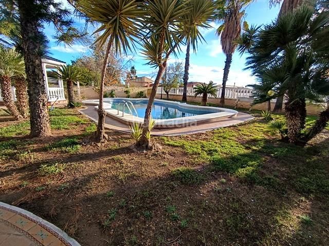 Foto 5afd0d10-49f4-4fbd-8e9a-12b056be69e6. Xalet amb aparcament piscina a Los Girasoles Sant Vicent del Raspeig