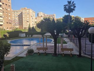 Etagenwohnung in San Blas. Oportunidad oficina con posibilidad de cambio de uso.