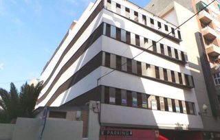 Aparcament cotxe a Mercado