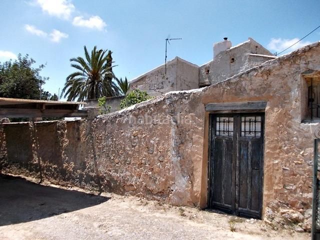 Foto a46a6b1f-ea2c-463c-9877-2df45a70c70c. Casa amb piscina a Moralet Alicante