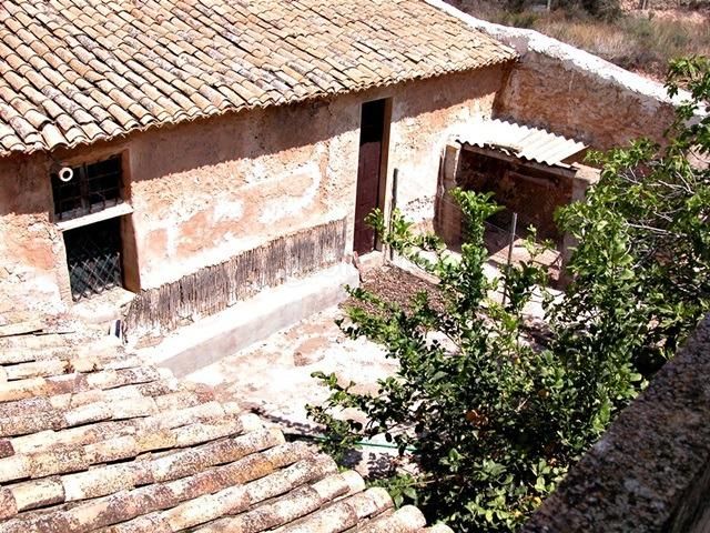Foto cba428a6-209c-4466-a4e3-113e019977a9. Casa amb piscina a Moralet Alicante