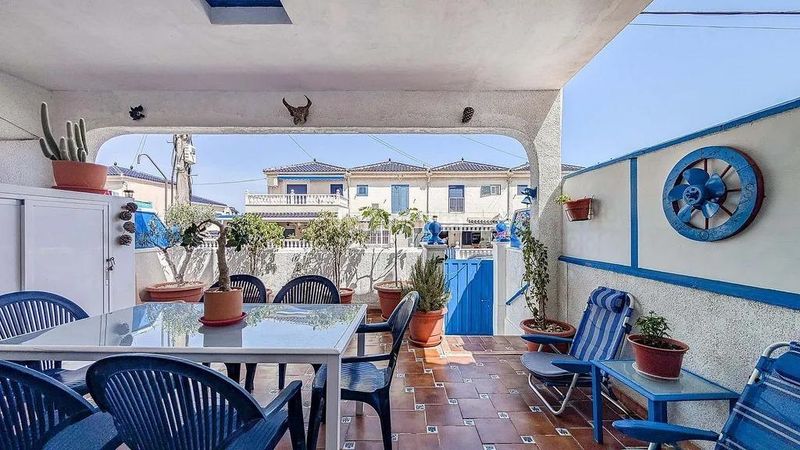 Foto acd1f363-2b63-4d93-b0b0-ec17a99b4256. Casa amb aparcament piscina a Panorama-Sierramar Santa Pola