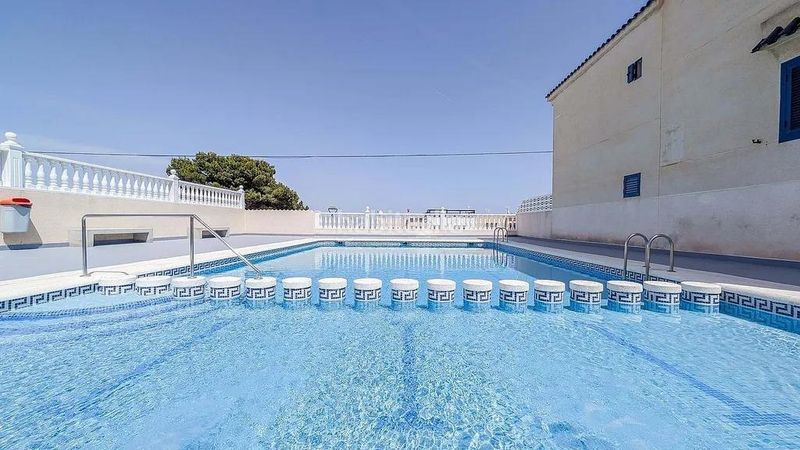 Foto fdd019a2-208b-42c8-93b3-14896971d1d8. Casa amb aparcament piscina a Panorama-Sierramar Santa Pola