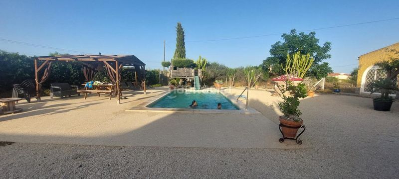 Foto 2c227dee-56a9-4978-8971-14109bc91899. Xalet amb piscina a Los Arenales del Sol Elche / Elx