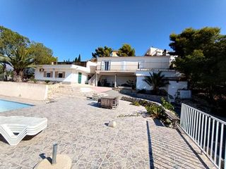 Chalet in Villamontes-Boqueres. Amplio chalet con parcela en san vicente