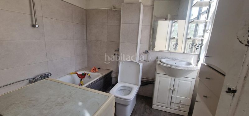Foto ec23d8f8-c6ef-4273-962e-95a73b4bc11d. Edifici a calle corporaciones de Lena 30 a Lena