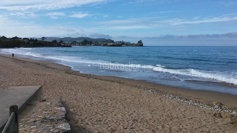 Foto a6a13fc3-a093-4db2-a242-9009650a35be. Terreny residencial a Caravia