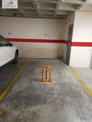 Aparcament cotxe a Carrer Poeta quintana