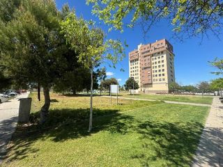 Terreny residencial a Centro Comercial - Capsades - Hospital