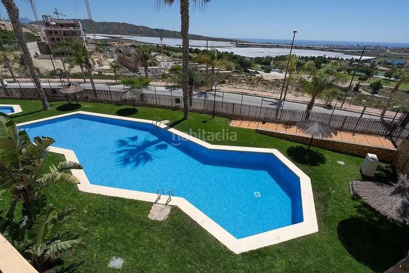Foto 08c5cbd3-febf-43f7-8d91-8e92bcd39323. Casa adossada amb piscina a Bonalba-Cotoveta Mutxamel