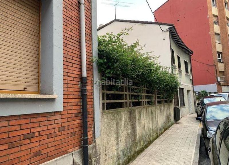 Foto e69308b5-5a81-426a-9bd9-95ee9657b28c. Terreny residencial a La Calzada Gijón