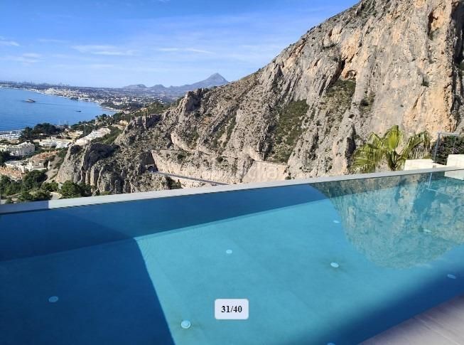Foto f7a2f0fd-7ce5-4d5b-a961-c0b5358e1aa2. Xalet amb aparcament piscina a Maryvilla Calp