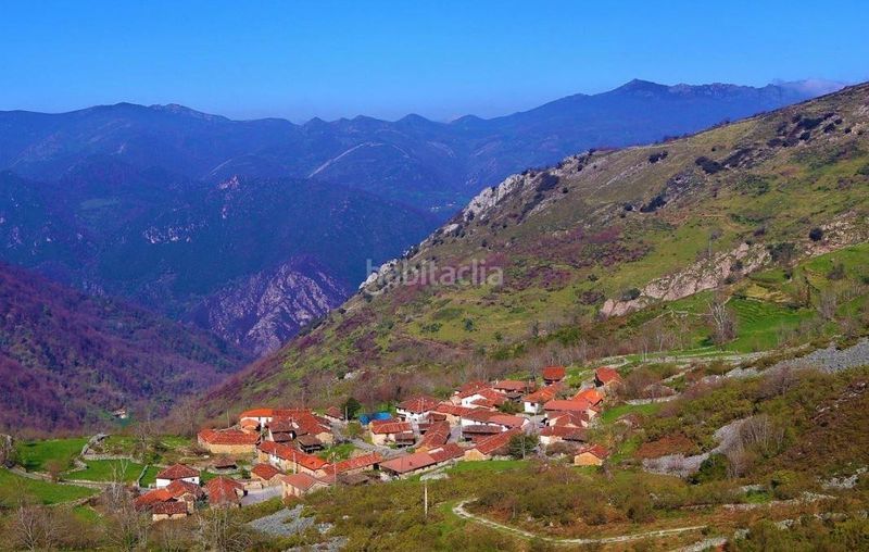 Foto 8a51e953-baff-49f9-8e92-8b0a3a32a075. Casa amb calefacció a Somiedo