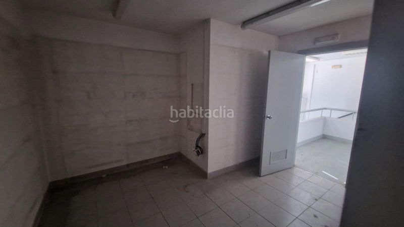 Foto ac1bccc3-c277-4a68-b3c3-537d85941a53. Locale commerciale in El Carbayedo - El Quirinal Avilés