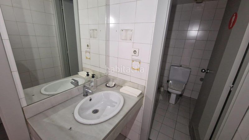 Foto b2113690-39e8-40df-8e57-059767a892e9. Locale commerciale in El Carbayedo - El Quirinal Avilés