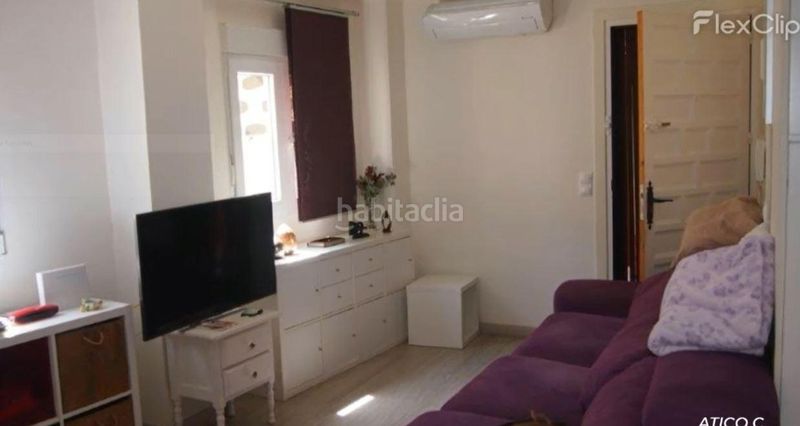 Foto e5f3eeca-8ce5-4e56-a5ac-4f649307d210. Edifici a Casco Antiguo - Sta. Cruz - Ayuntamiento Alicante