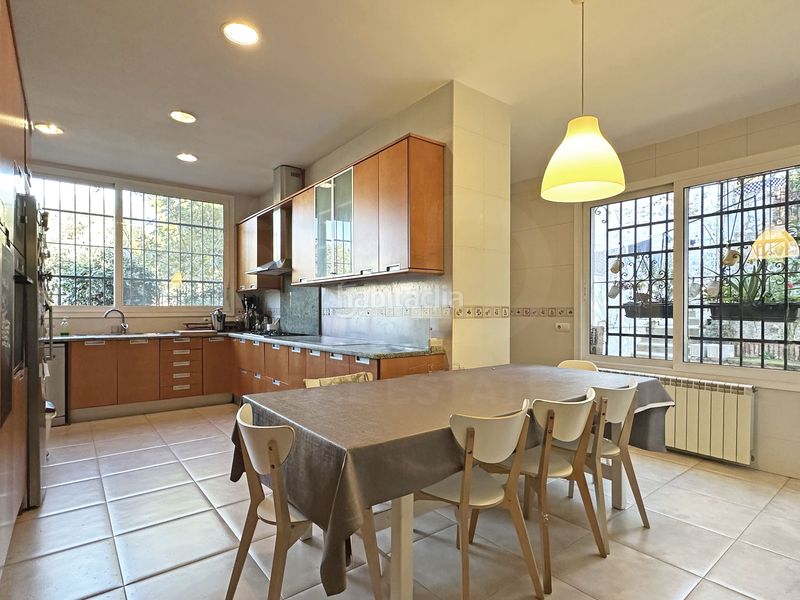 Foto 1a75b00a-5415-4860-92ac-f9e28f5c0342. Casa amb aparcament a Vallcarca - Penitents Barcelona