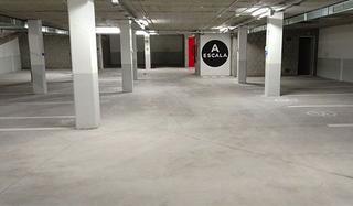 Aparcament de moto a Carrer de sant cugat 45. Plazas de moto en venta en el centro de sabadell