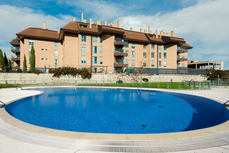 Foto 6ba38493-3281-4564-8a2c-39d41235754c. Miete etagenwohnung mit heizung parking pool in Valdepastores-Las Encinas Boadilla del Monte