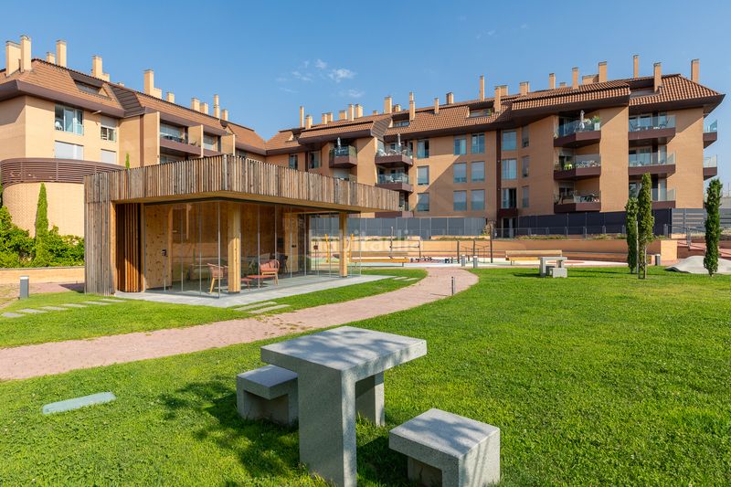 Foto a2ea2982-c3e9-4595-903d-d11f6fcffa18. Miete etagenwohnung mit heizung parking pool in Valdepastores-Las Encinas Boadilla del Monte
