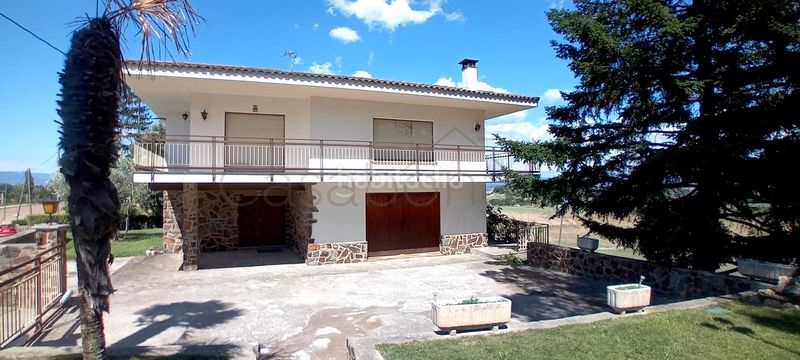 Foto 81ca330a-00c6-4080-a03f-cff3f8d4c7eb. Casa amb calefacció aparcament a Gurb